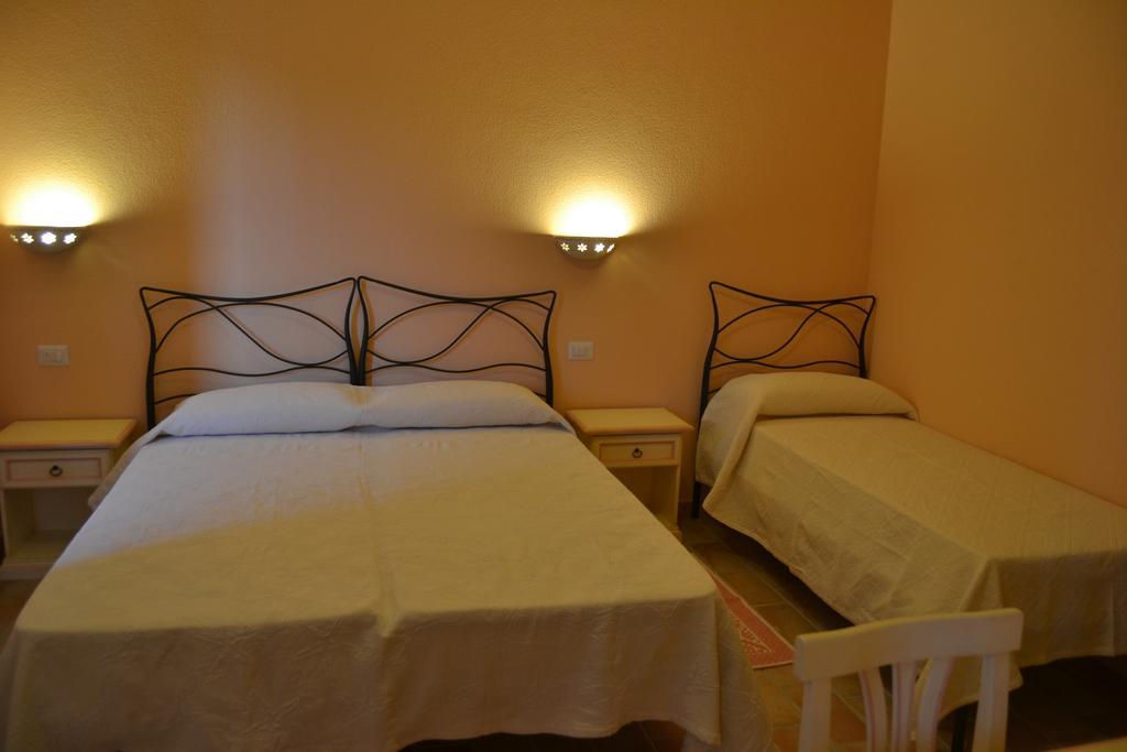 B&B La Pavoncella San Teodoro  Rum bild