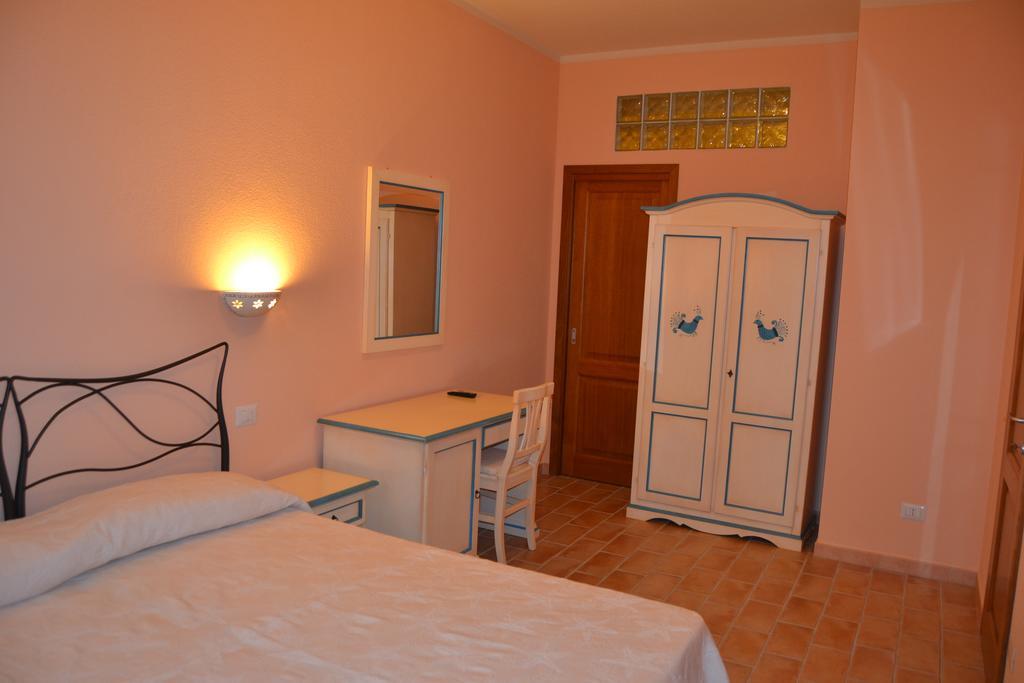 B&B La Pavoncella San Teodoro  Rum bild