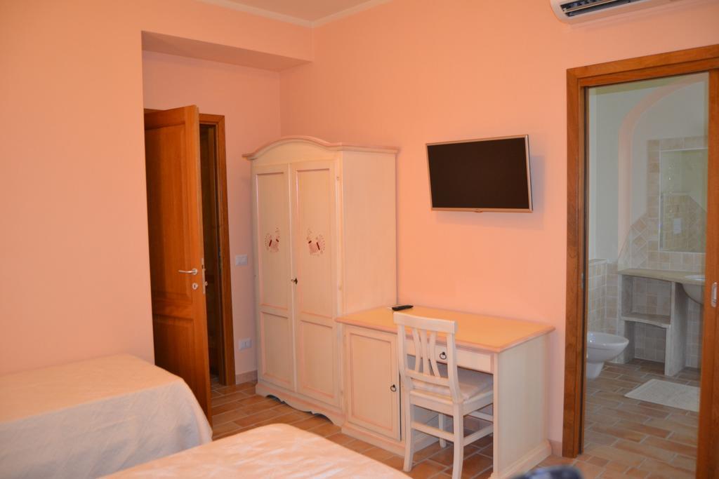B&B La Pavoncella San Teodoro  Rum bild