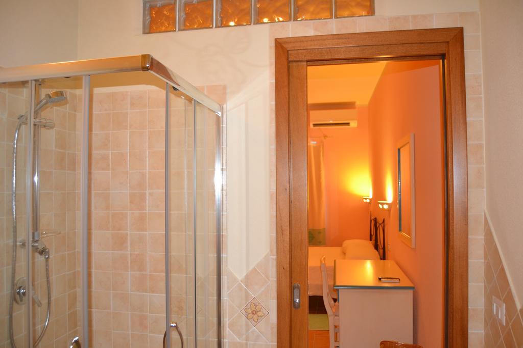 B&B La Pavoncella San Teodoro  Rum bild