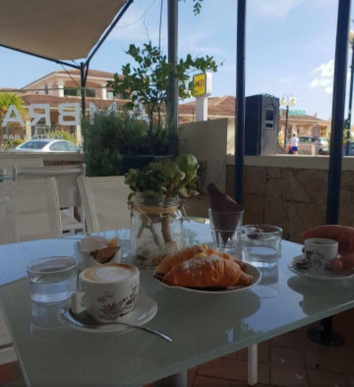 B&B La Pavoncella San Teodoro  Exteriör bild